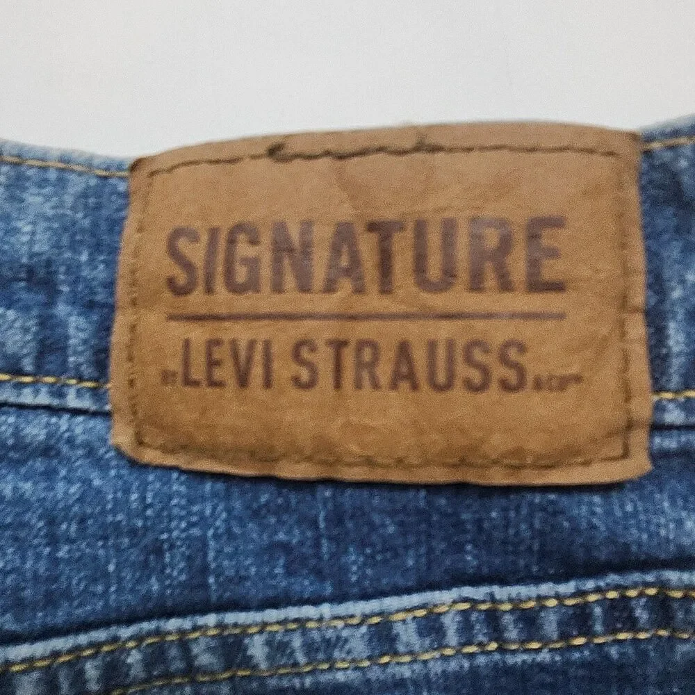 Levi's Strauss Signature Jeans Athletic Fit Size 40 x 30 Medium Wash Blue Denim